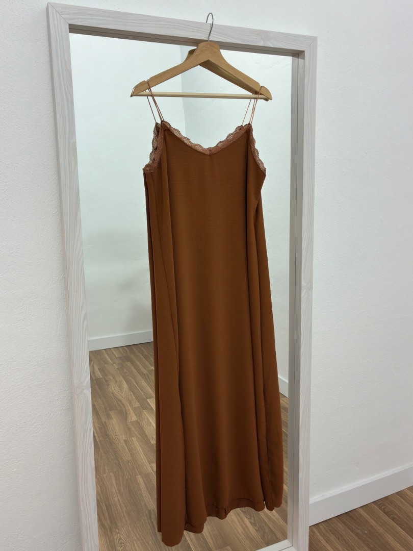 Vestido lencero fluido