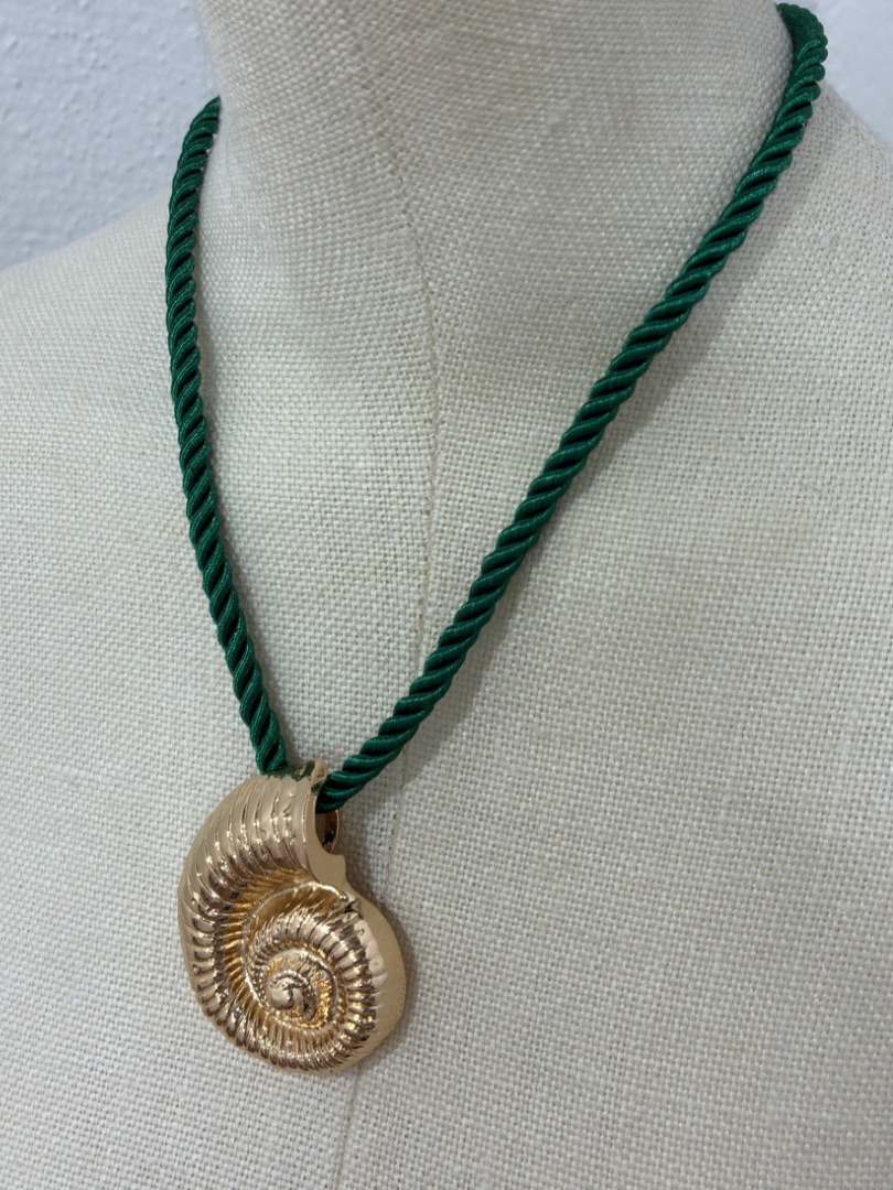 Collar caracola