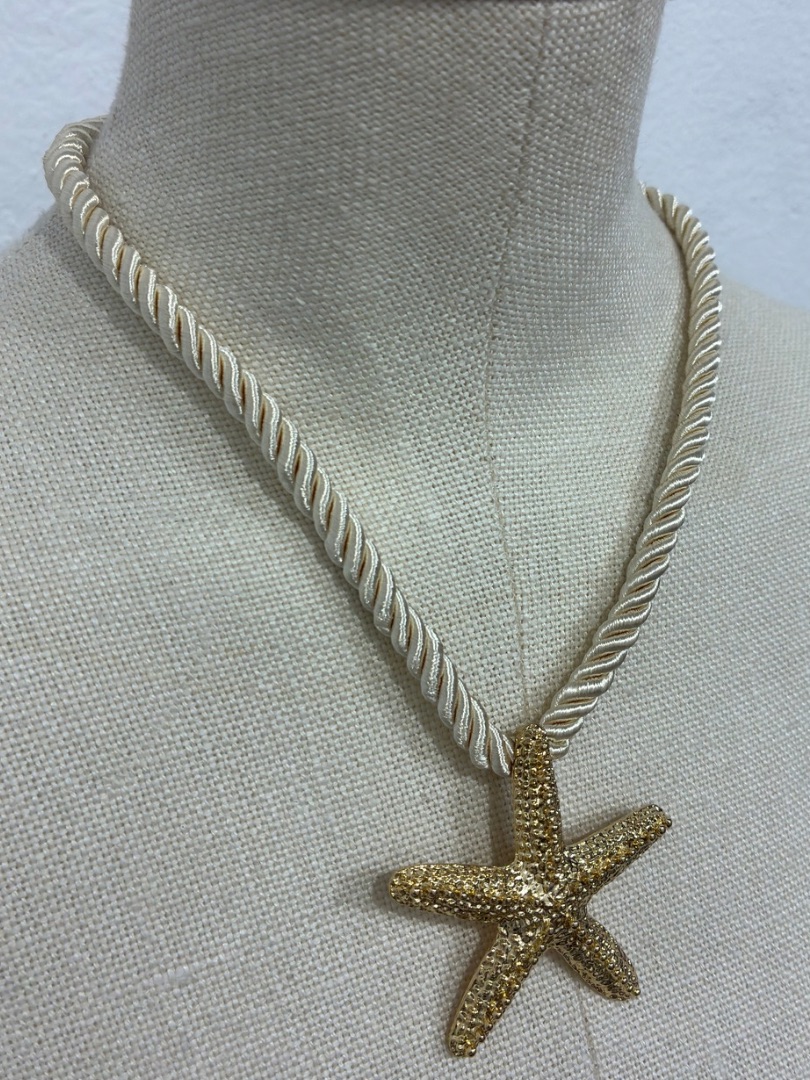 Collar estrella