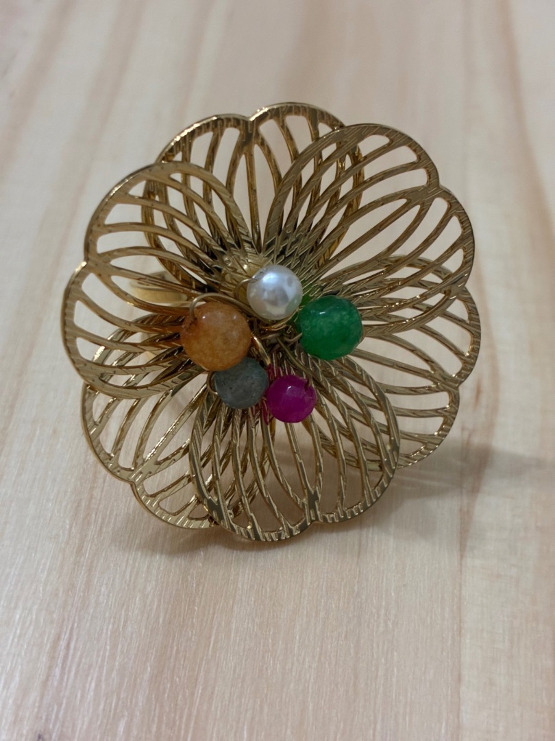 Anillo grande flor