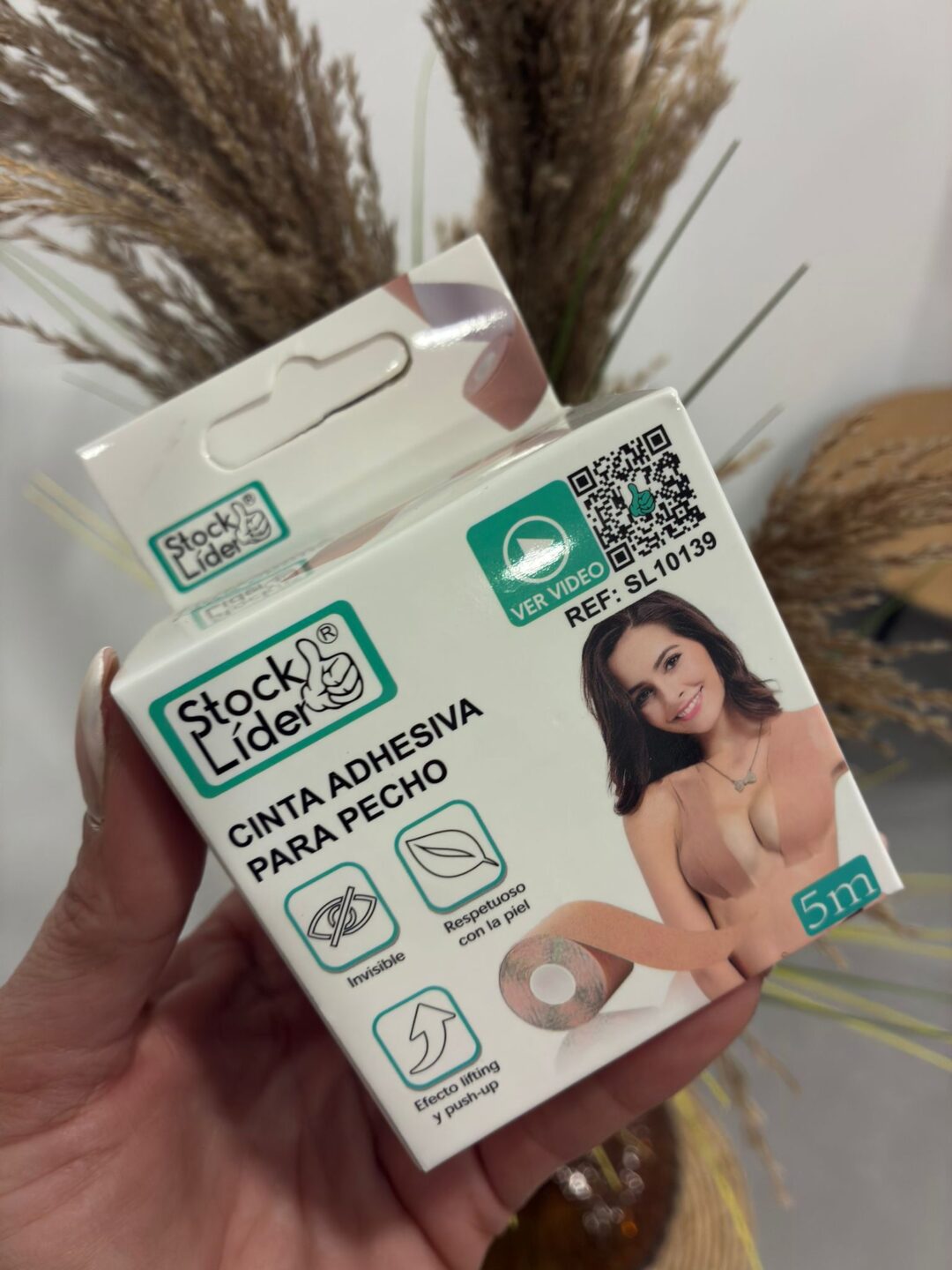 Cinta adhesiva para el pecho